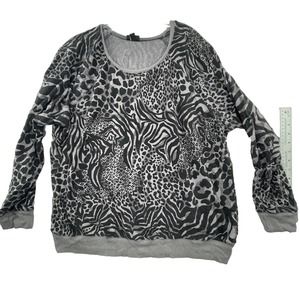Torrid 1 Womens Plus Size‎ 1X Grey & Black Animal Print Pullover Sweater